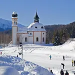 Отель Hocheder Зеефельд в Тироле