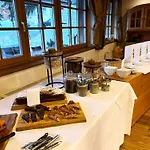 Hocheder Отель Зеефельд в Тироле