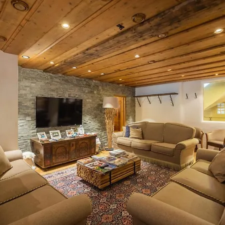 Hocheder מלון 4*