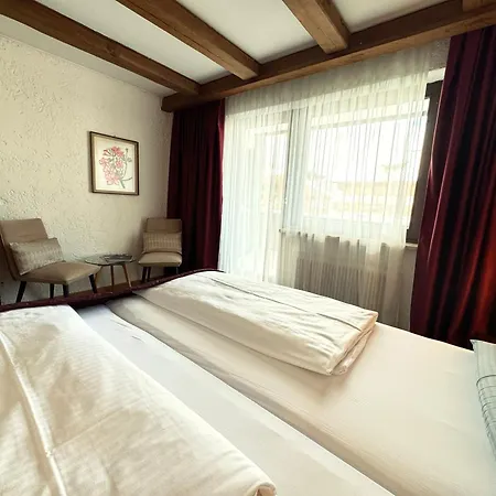 Hocheder מלון 4*