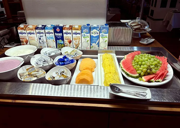 Готель Hocheder 4*